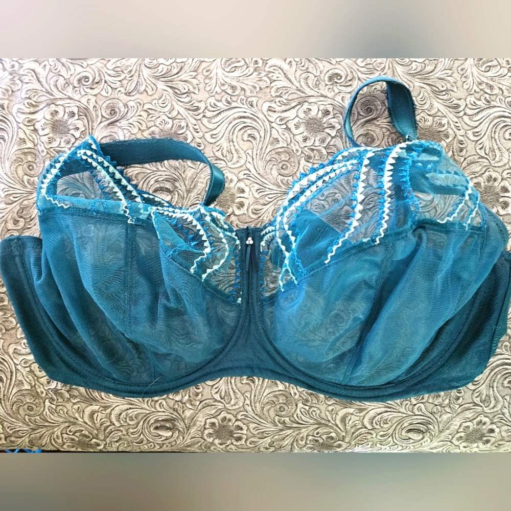 38H Evocative Edge Underwire Bra